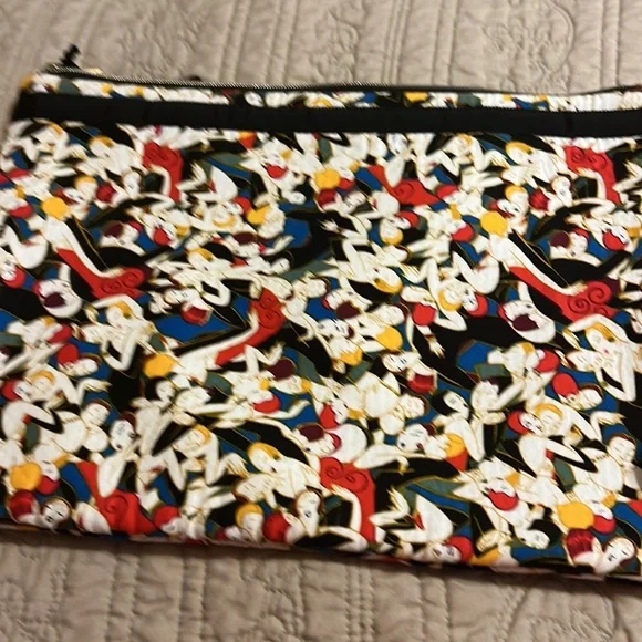 Carolina Herrera Red and White Floral Pouch Set. One with doggies. - Picture 2 of 8